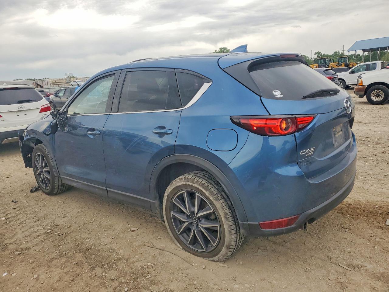2017 MAZDA CX-5 GRAND TOURING photo 2
