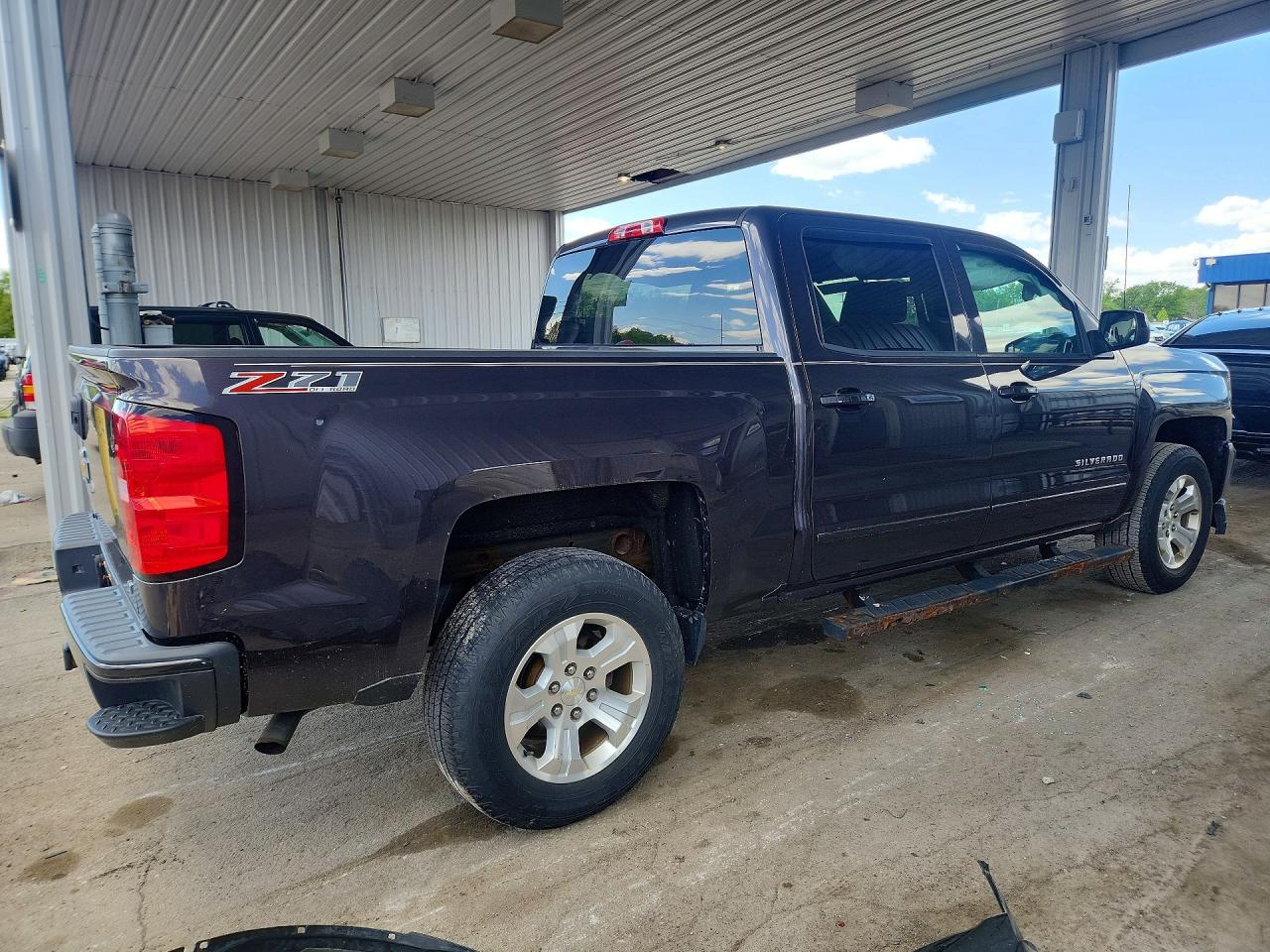 2016 CHEVROLET SILVERADO K1500 LT photo 3
