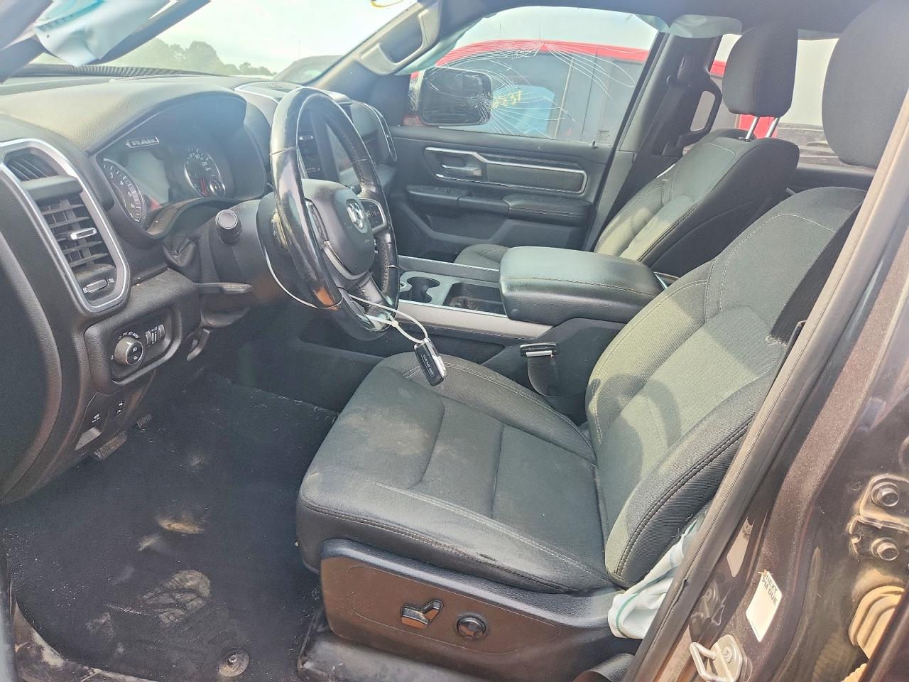 2019 RAM 1500 BIG HORN photo 19
