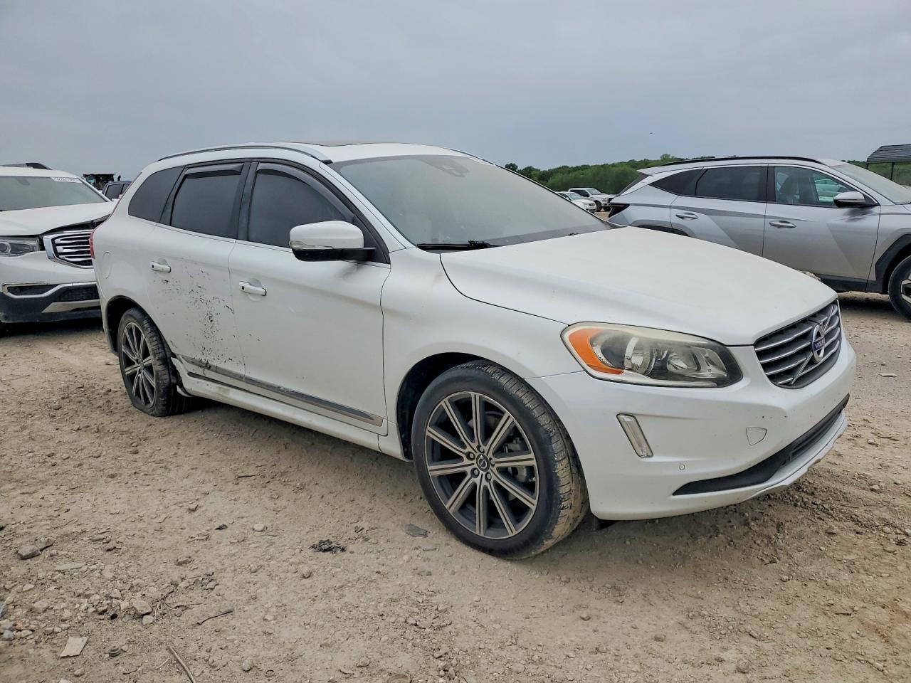 2015 VOLVO XC60 T6 PREMIER photo 10