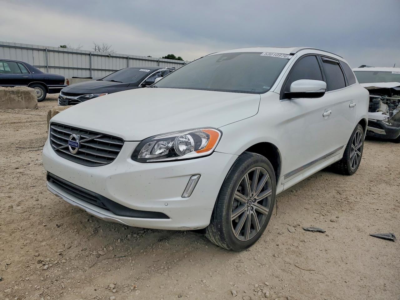 2015 VOLVO XC60