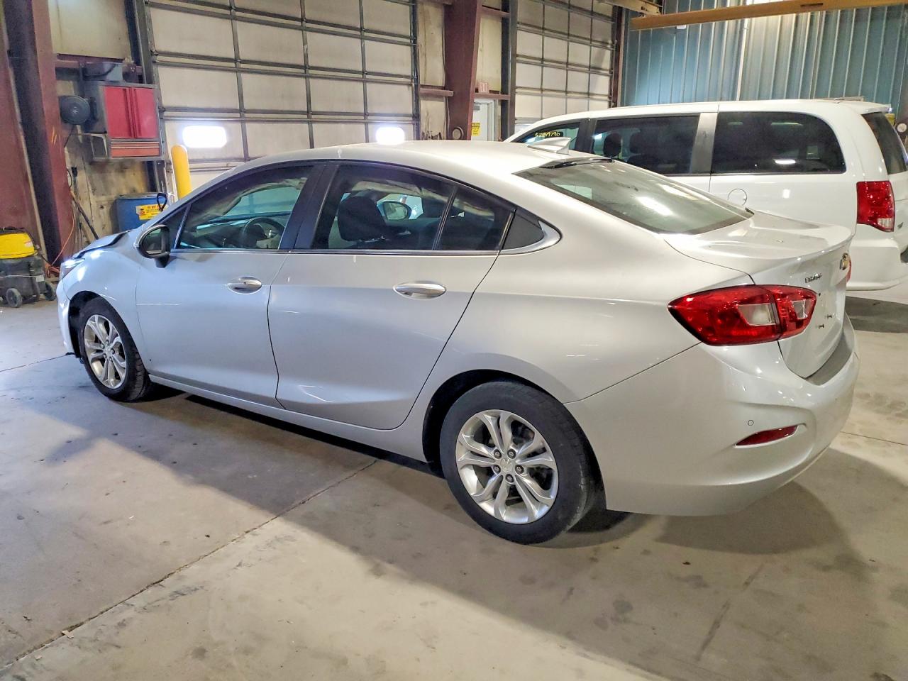 2019 CHEVROLET CRUZE LT photo 3