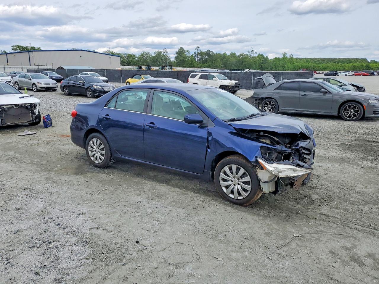 2013 TOYOTA COROLLA LE photo 7