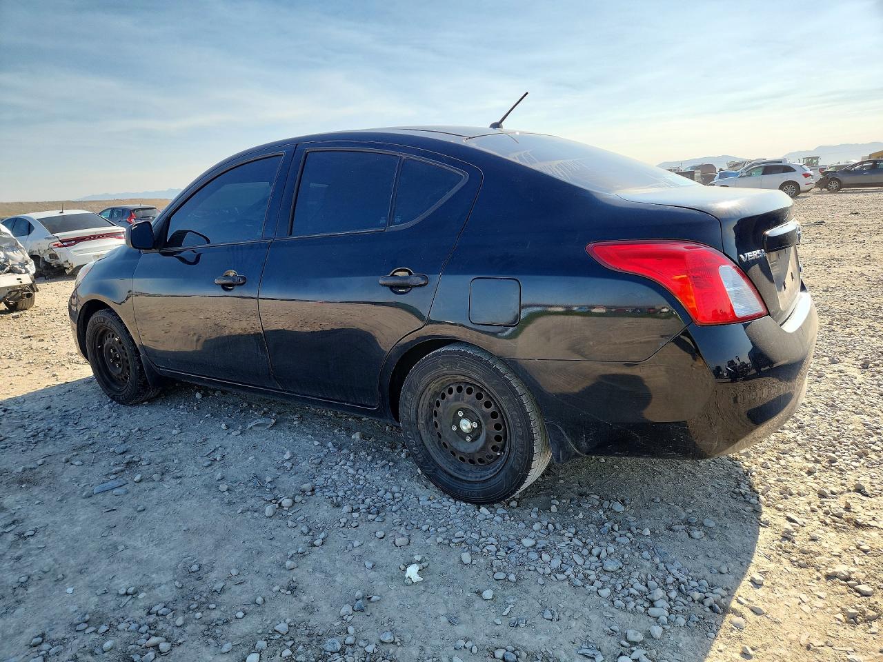 2014 NISSAN VERSA 1.6 S photo 3