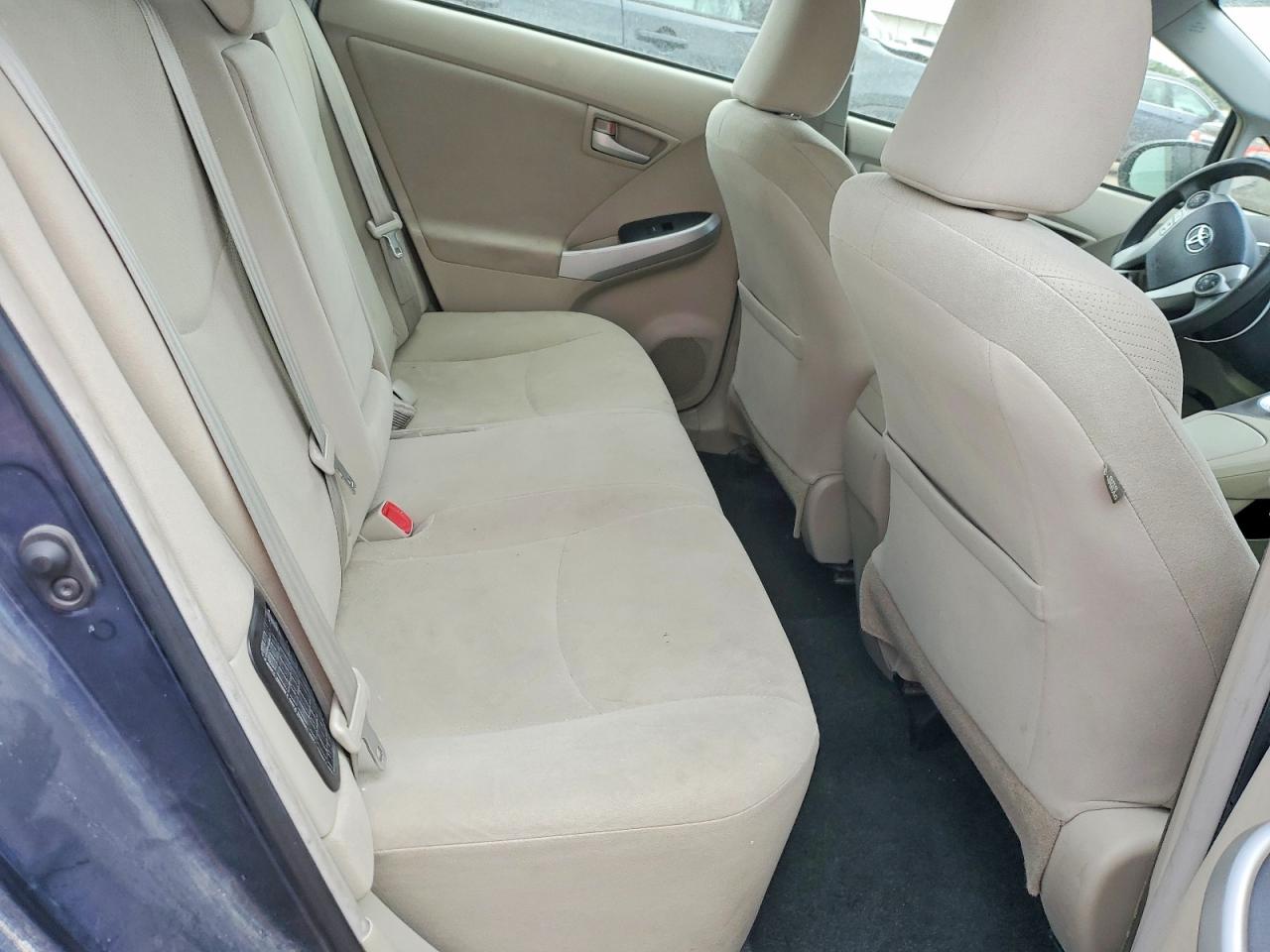 2014 TOYOTA PRIUS THREE photo 19