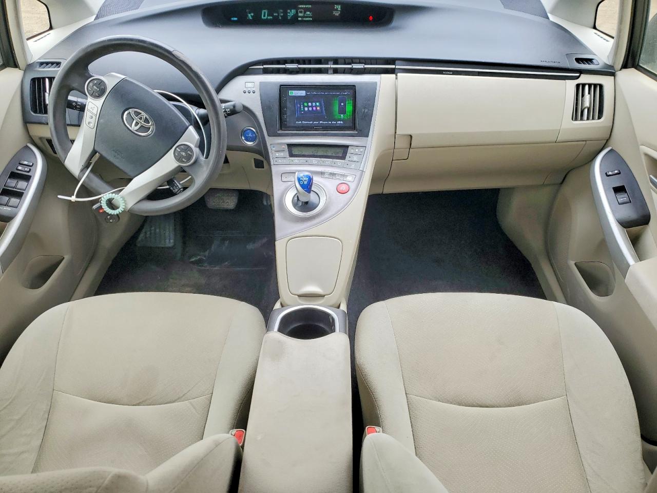 2014 TOYOTA PRIUS THREE photo 15