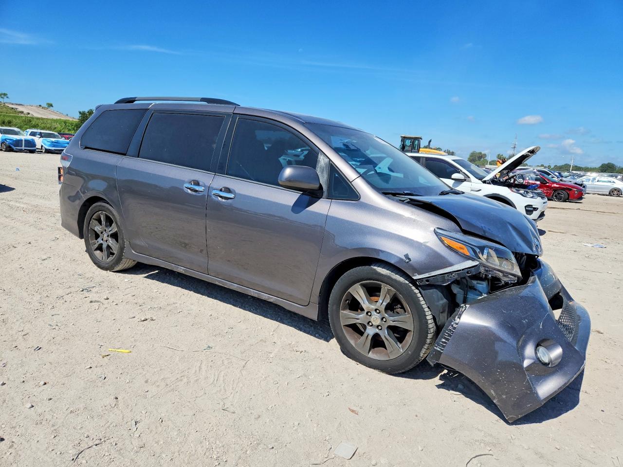 2015 TOYOTA SIENNA SE 8-PASSENGER photo 10