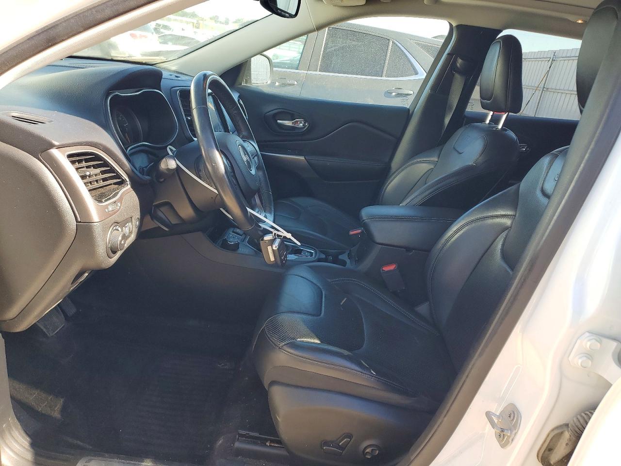 2019 JEEP CHEROKEE LIMITED photo 19