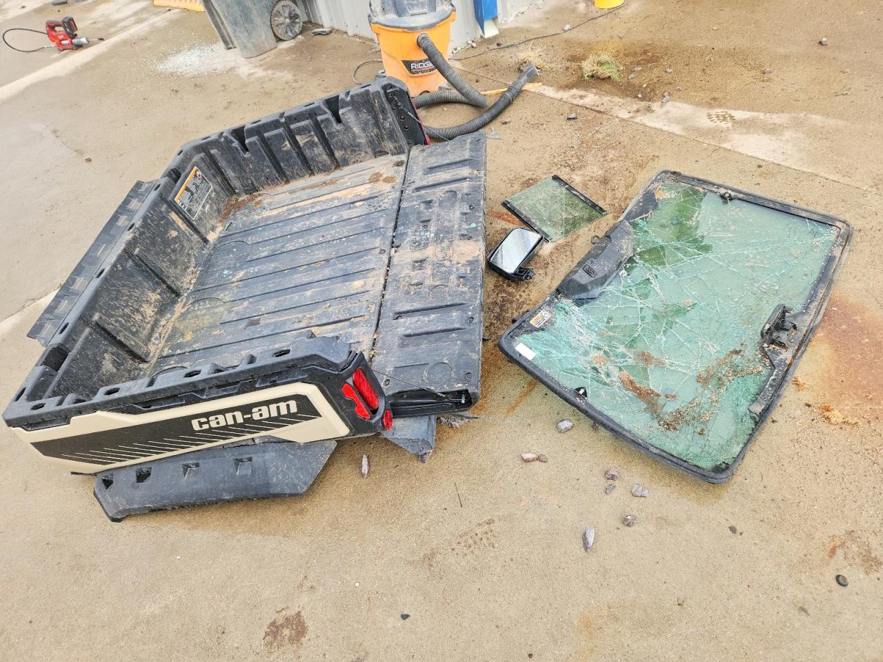 2023 CAN-AM DEFENDER UTILITY VEHICLE photo 28