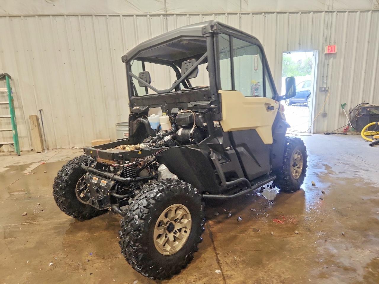 2023 CAN-AM DEFENDER UTILITY VEHICLE photo 10