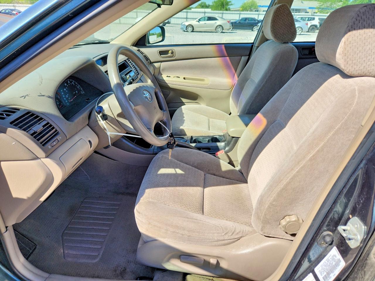 2002 TOYOTA CAMRY LE photo 19