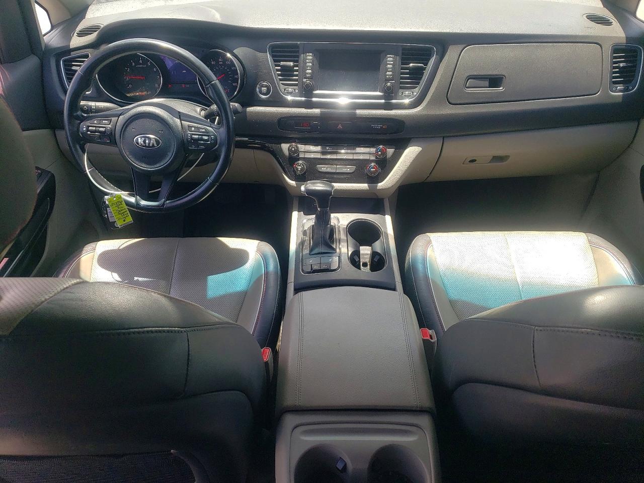 2018 KIA SEDONA LX photo 15