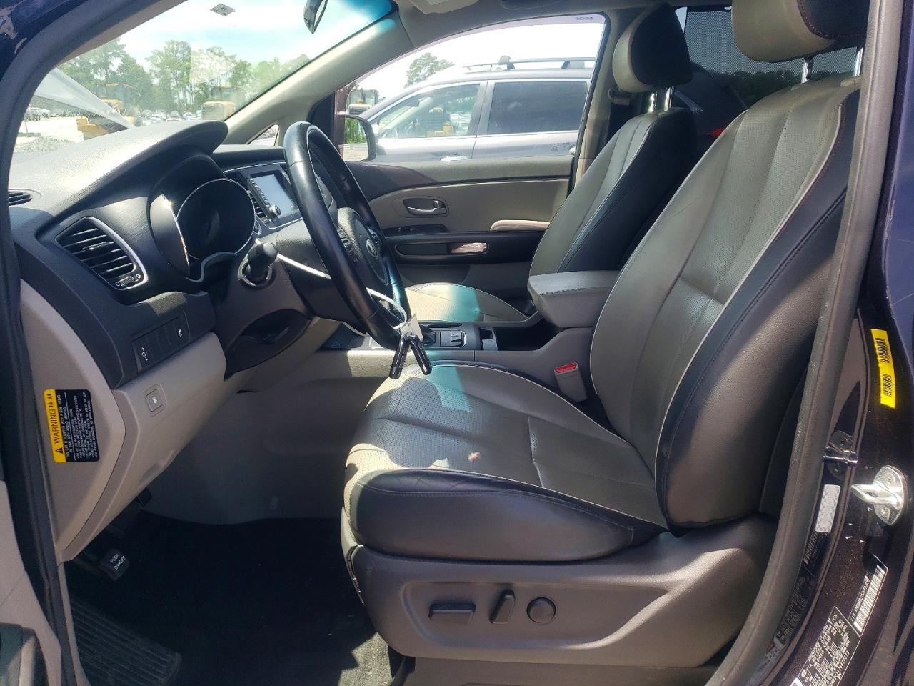 2018 KIA SEDONA LX photo 13