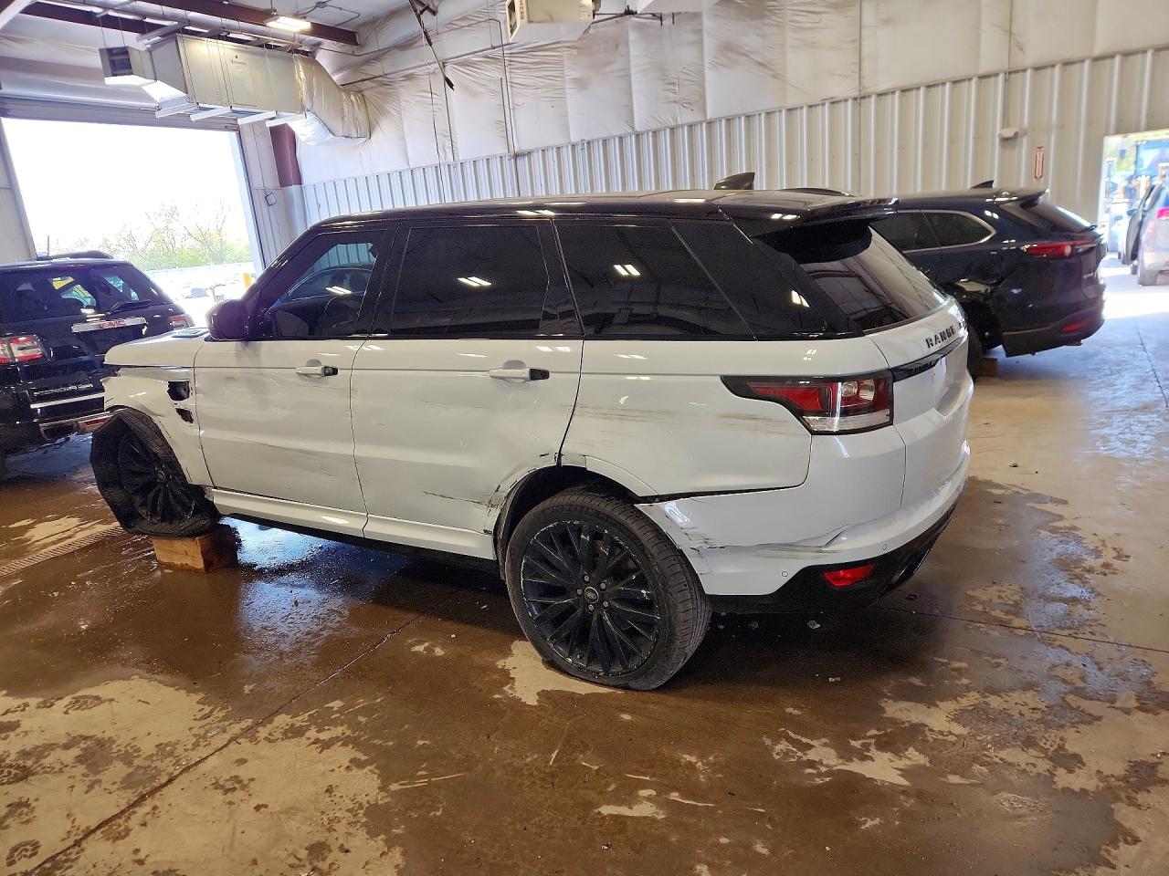 2017 LAND ROVER RANGE ROVER SPORT SVR photo 3