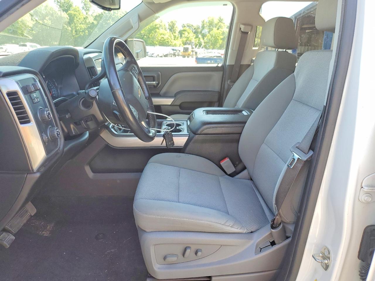 2017 CHEVROLET SILVERADO K1500 LT photo 19