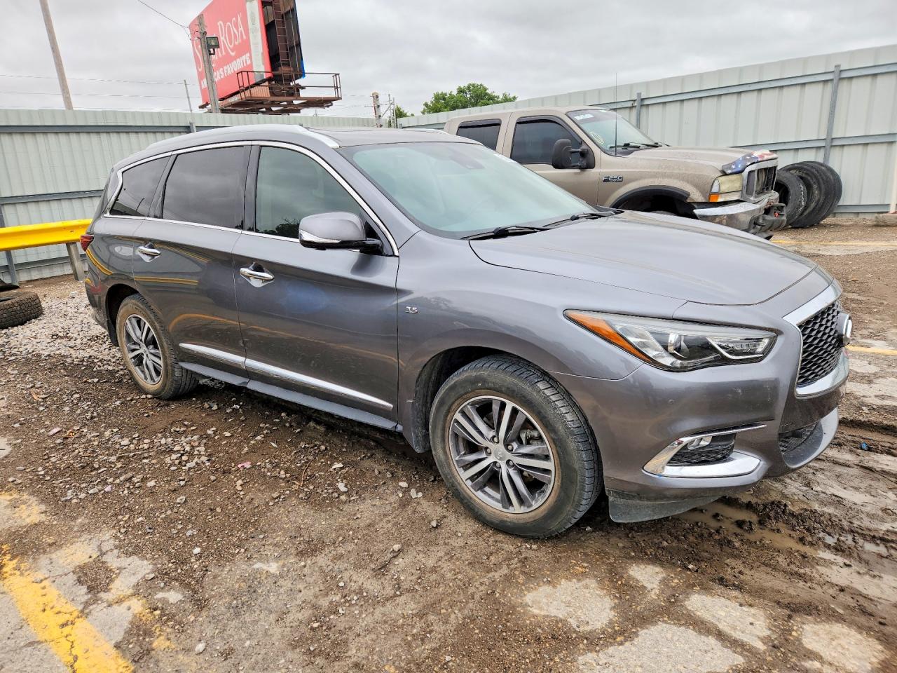 2020 INFINITI QX60 LUXE photo 10