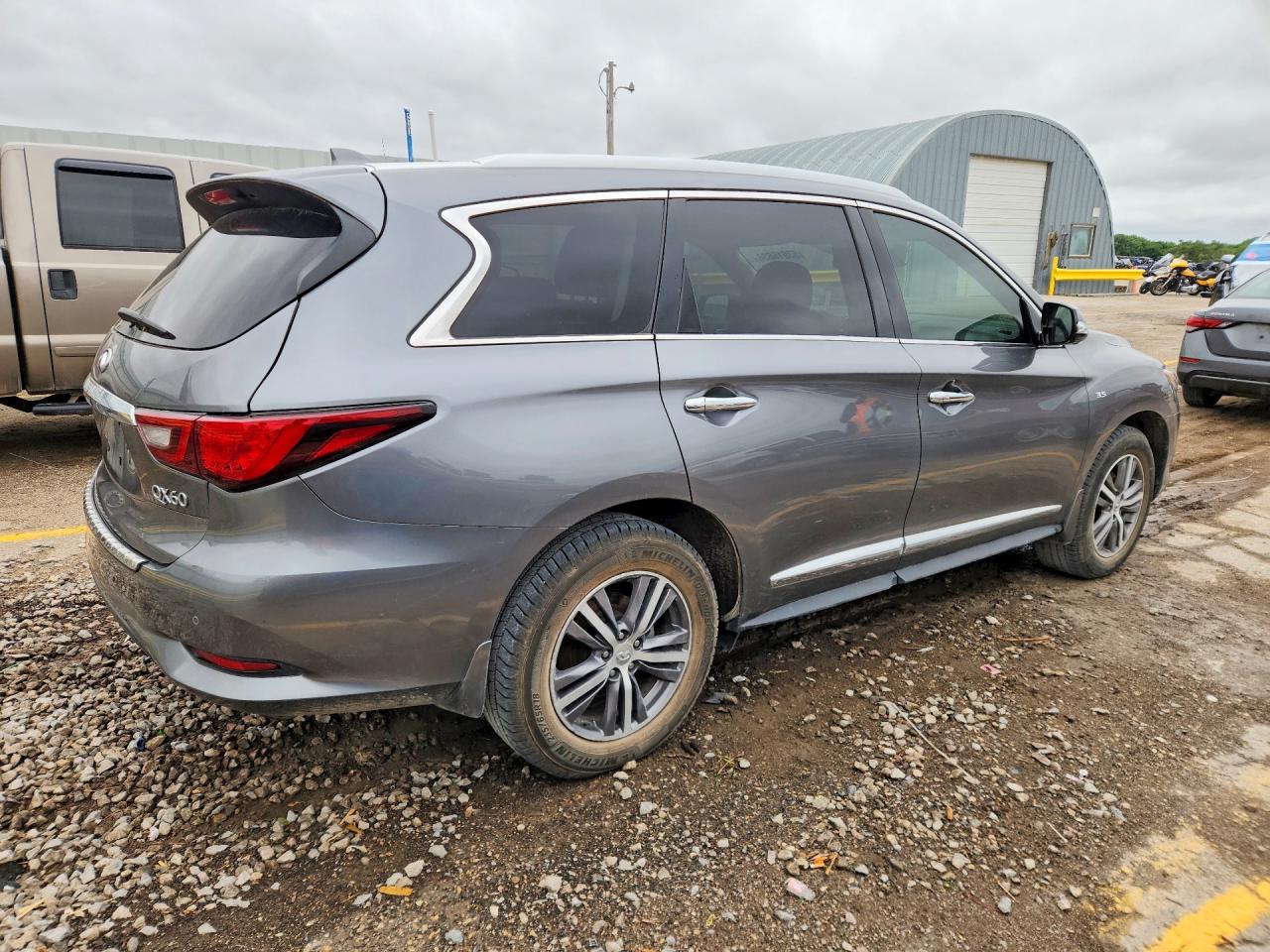 2020 INFINITI QX60 LUXE photo 7