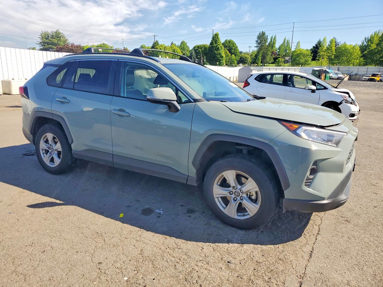 2019 TOYOTA RAV4 XLE photo 7