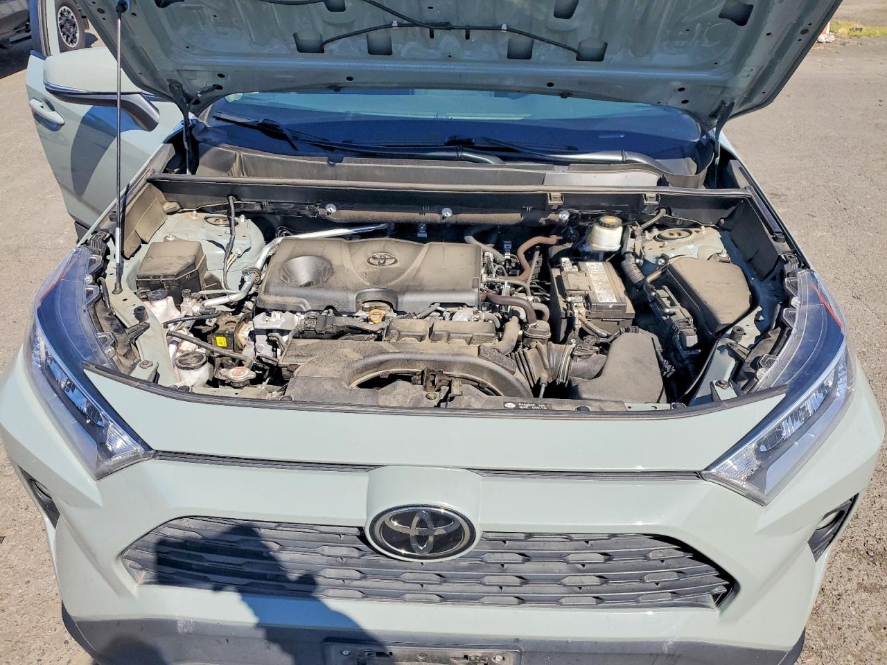 2019 TOYOTA RAV4 XLE photo 21