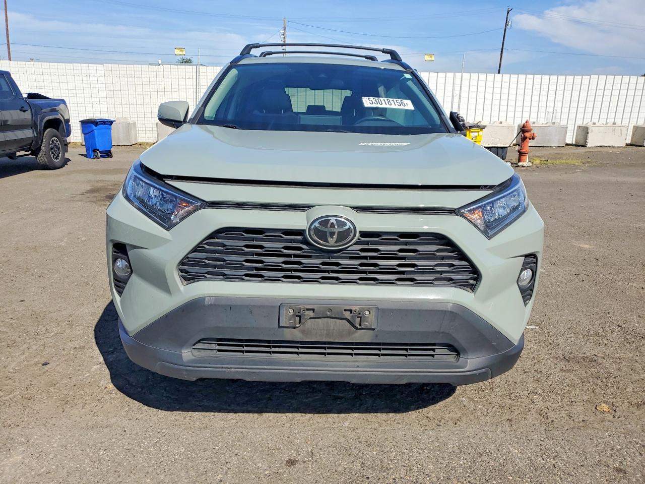 2019 TOYOTA RAV4 XLE photo 9