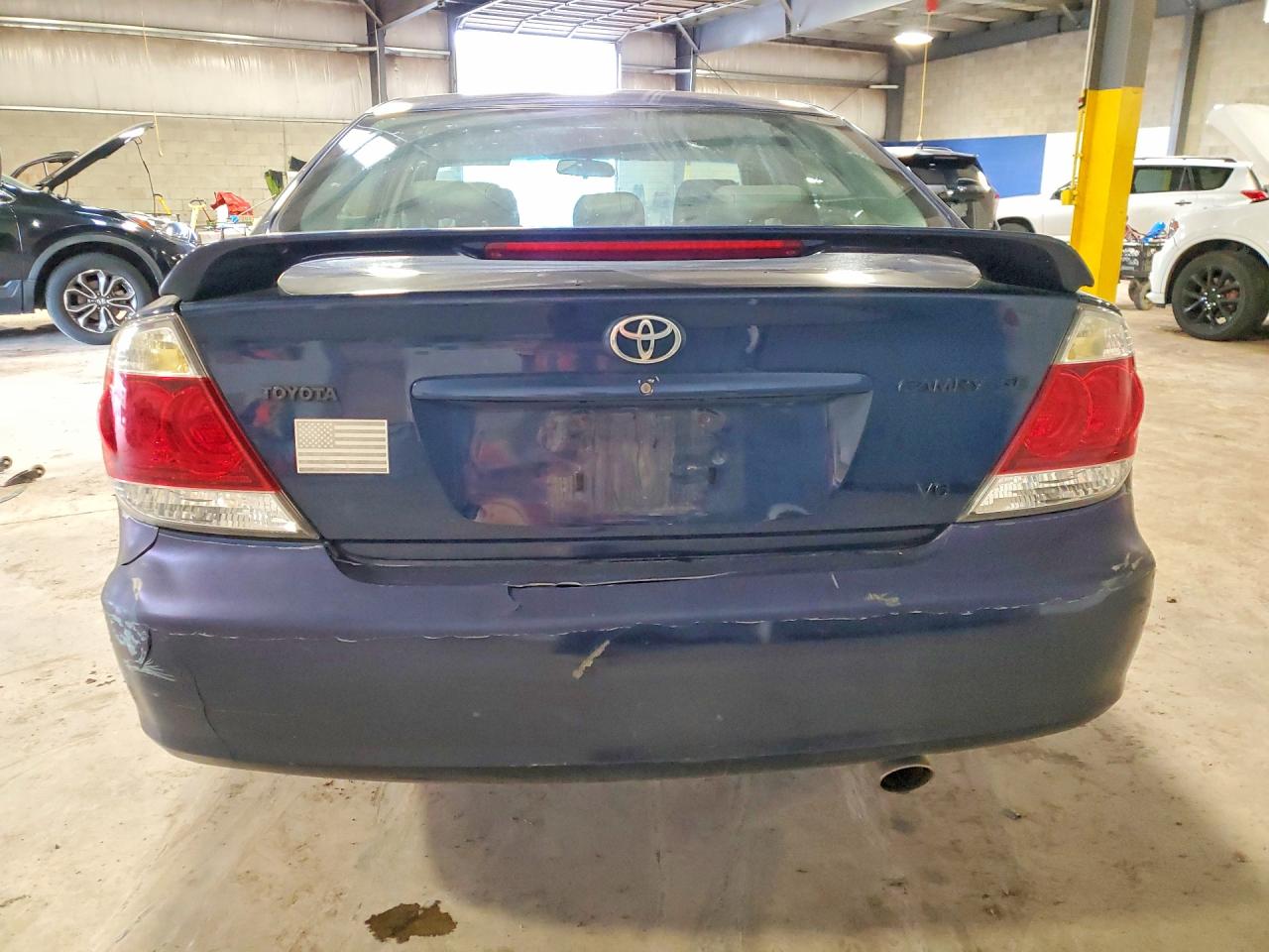 2005 TOYOTA CAMRY SE photo 11