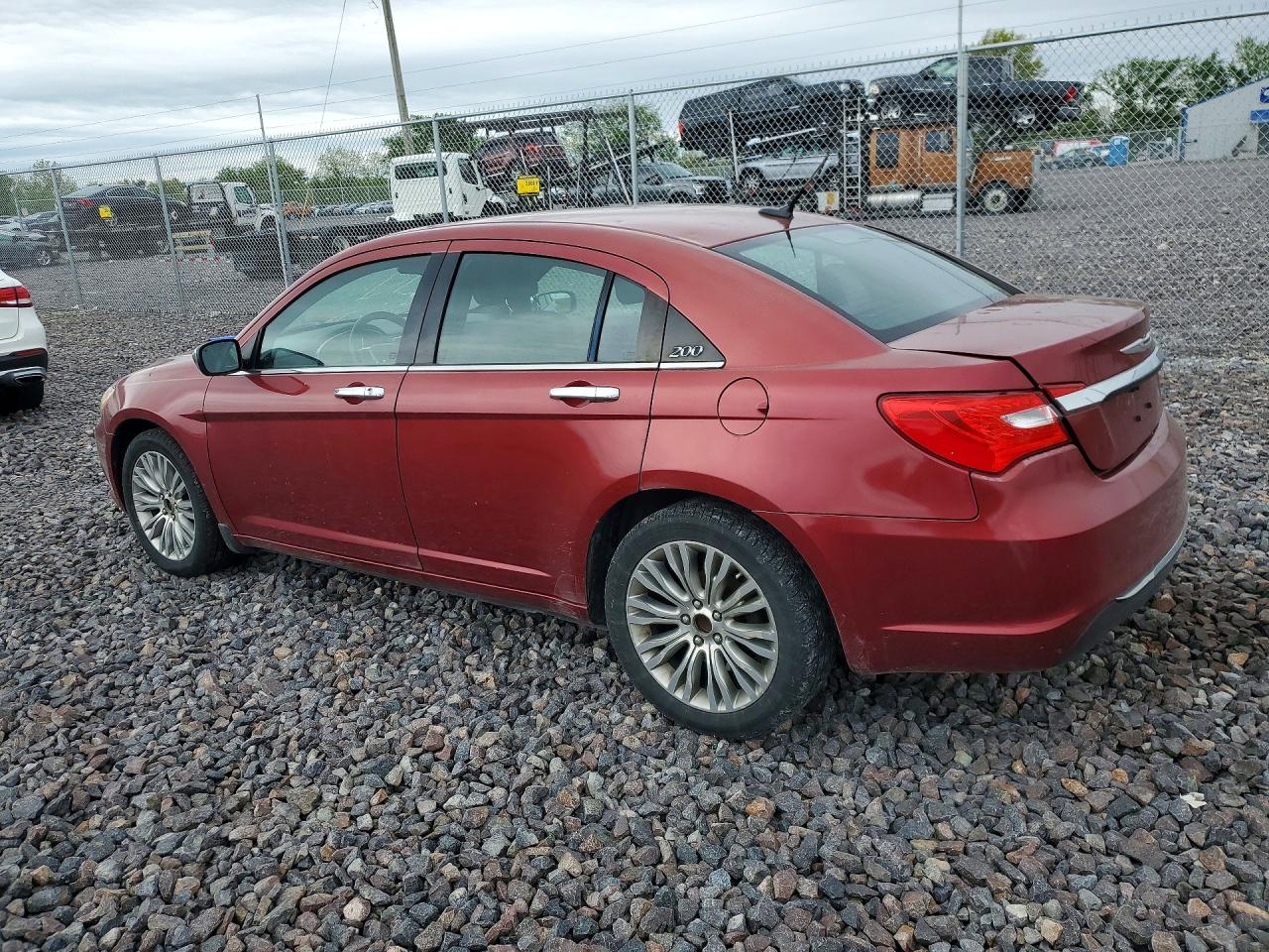 2013 CHRYSLER 200 LIMITED photo 3