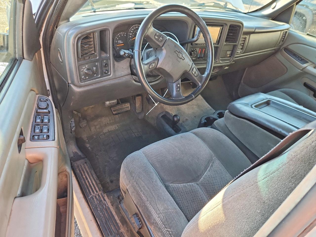 2004 CHEVROLET SILVERADO K1500 photo 22