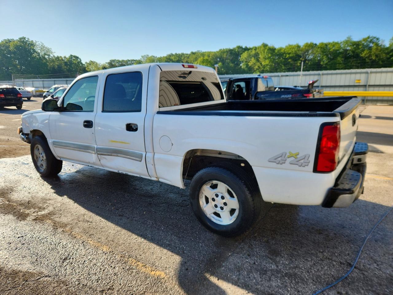 2004 CHEVROLET SILVERADO K1500 photo 4