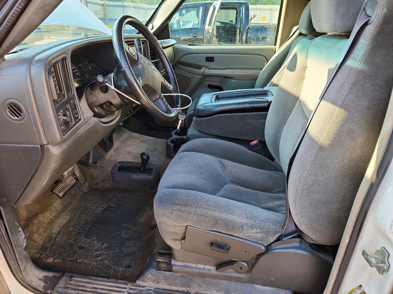 2004 CHEVROLET SILVERADO K1500 photo 19