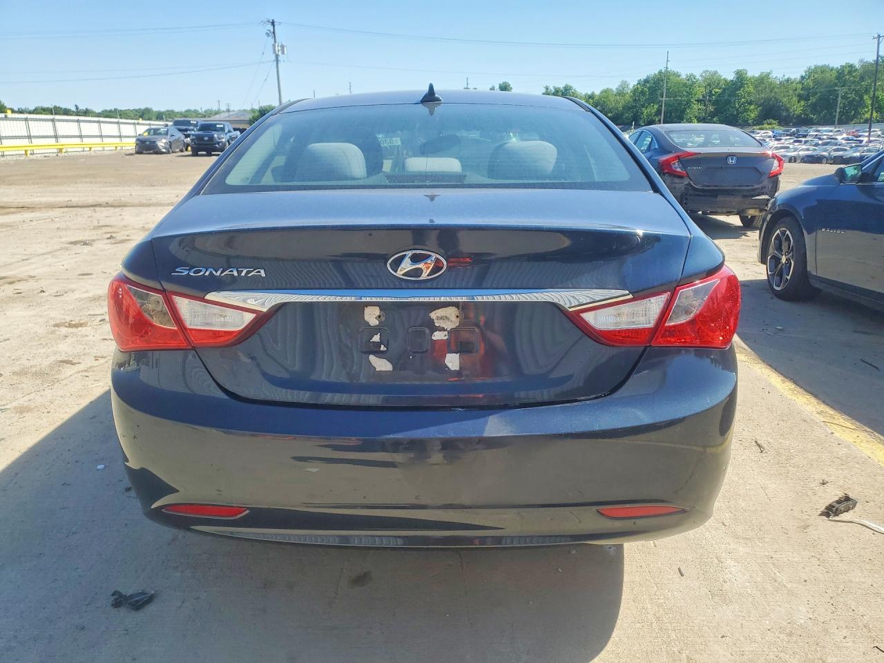 2013 HYUNDAI SONATA GLS photo 11