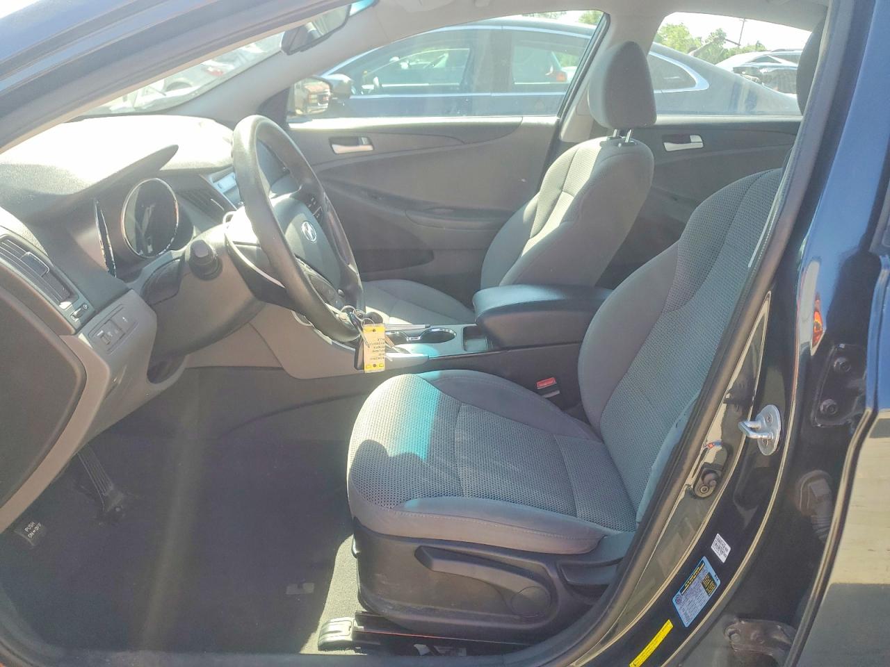 2013 HYUNDAI SONATA GLS photo 13