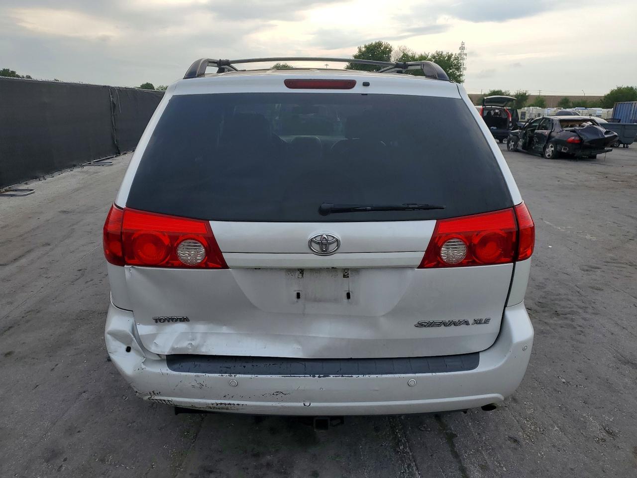 2007 TOYOTA SIENNA XLE 7-PASSENGER photo 11