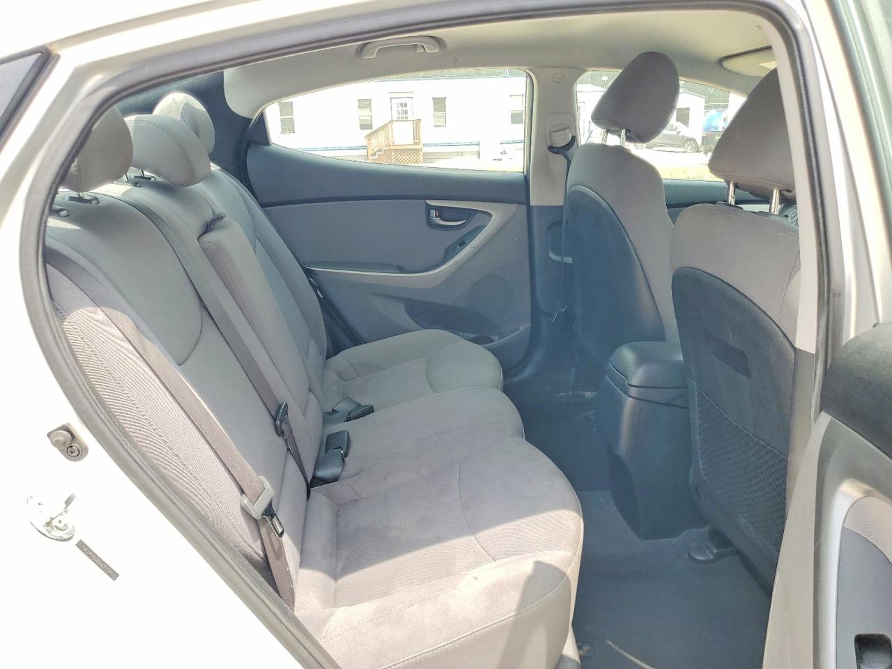 2015 HYUNDAI ELANTRA SE photo 31