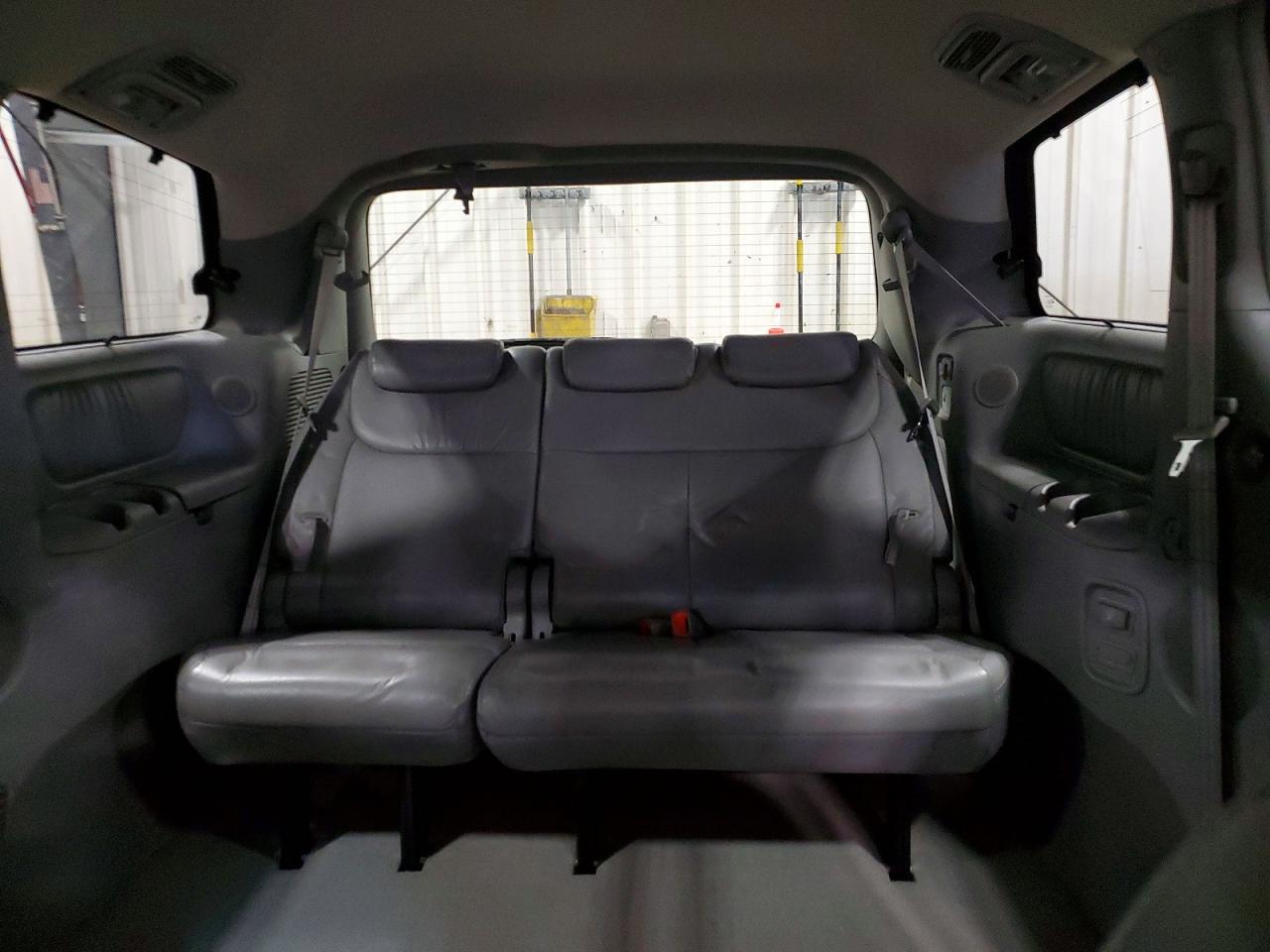 2004 TOYOTA SIENNA XLE LIMITED 7 PASSENGER photo 28