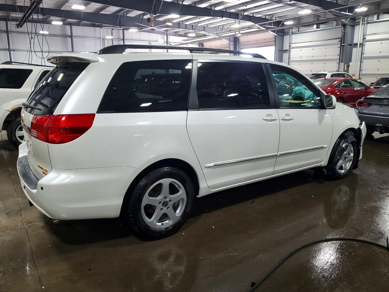 2004 TOYOTA SIENNA XLE LIMITED 7 PASSENGER photo 7
