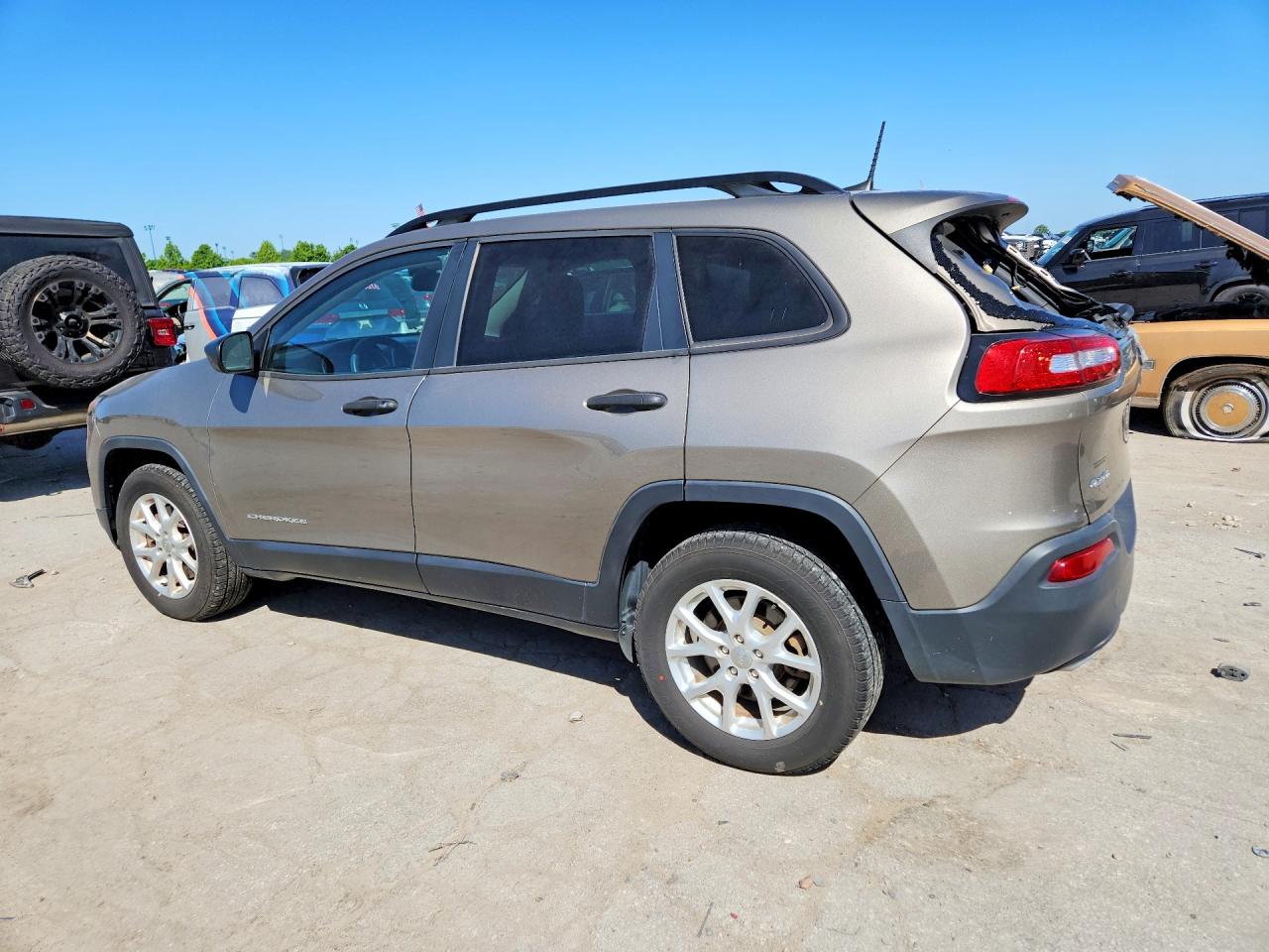 2016 JEEP CHEROKEE SPORT photo 3