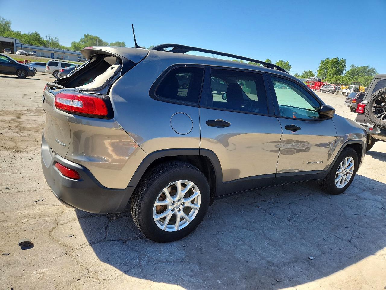 2016 JEEP CHEROKEE SPORT photo 5