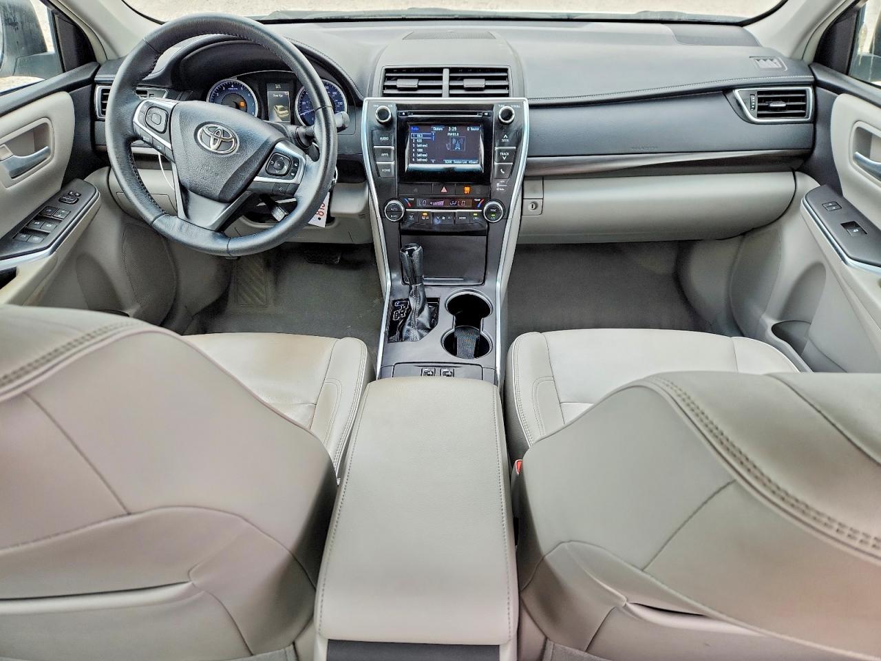 2015 TOYOTA CAMRY XLE photo 15