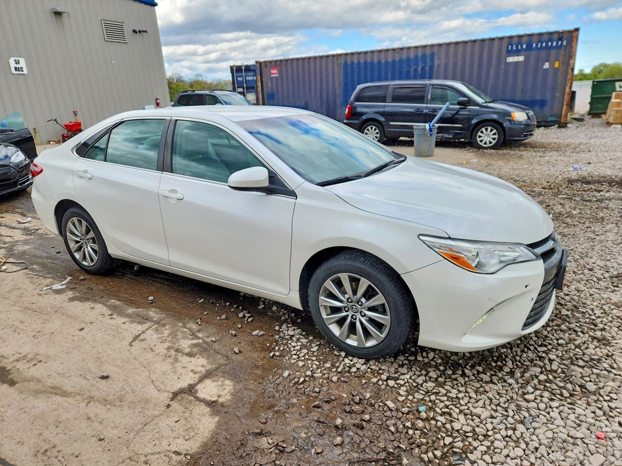 2015 TOYOTA CAMRY XLE photo 7