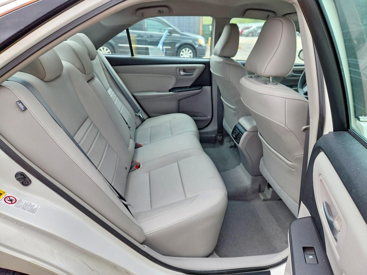 2015 TOYOTA CAMRY XLE photo 19