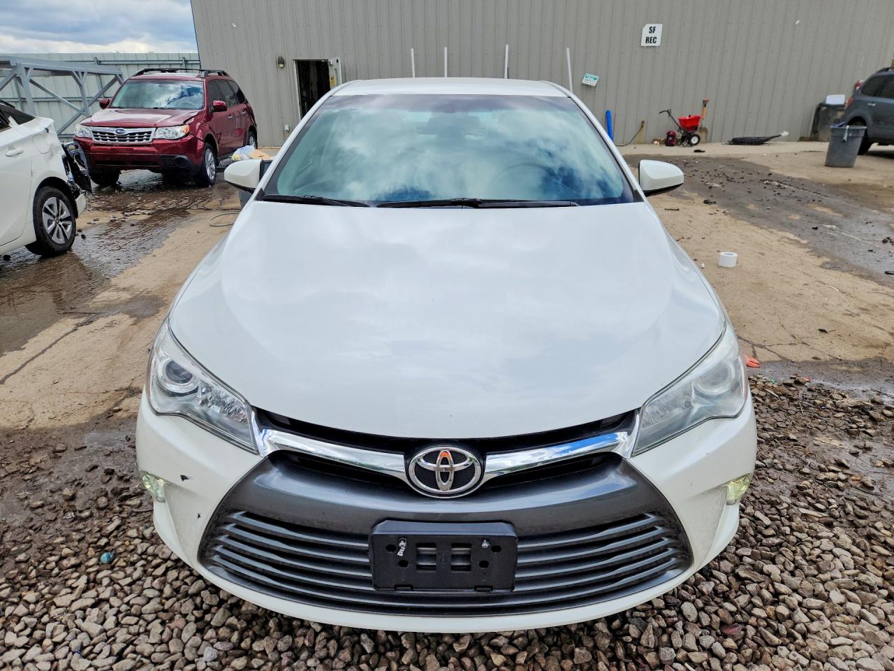 2015 TOYOTA CAMRY XLE photo 9