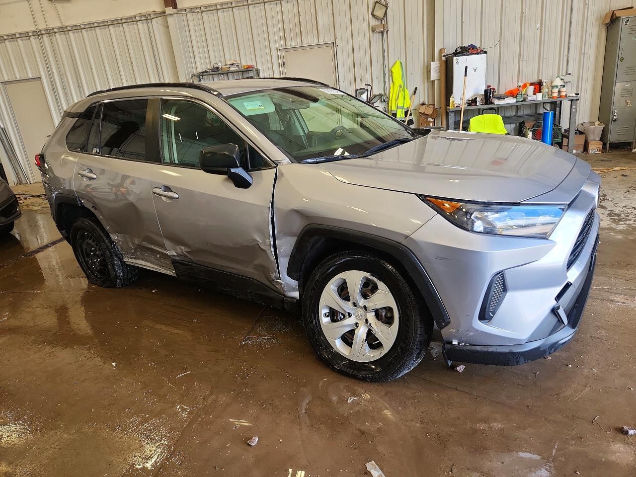 2019 TOYOTA RAV4 LE photo 10