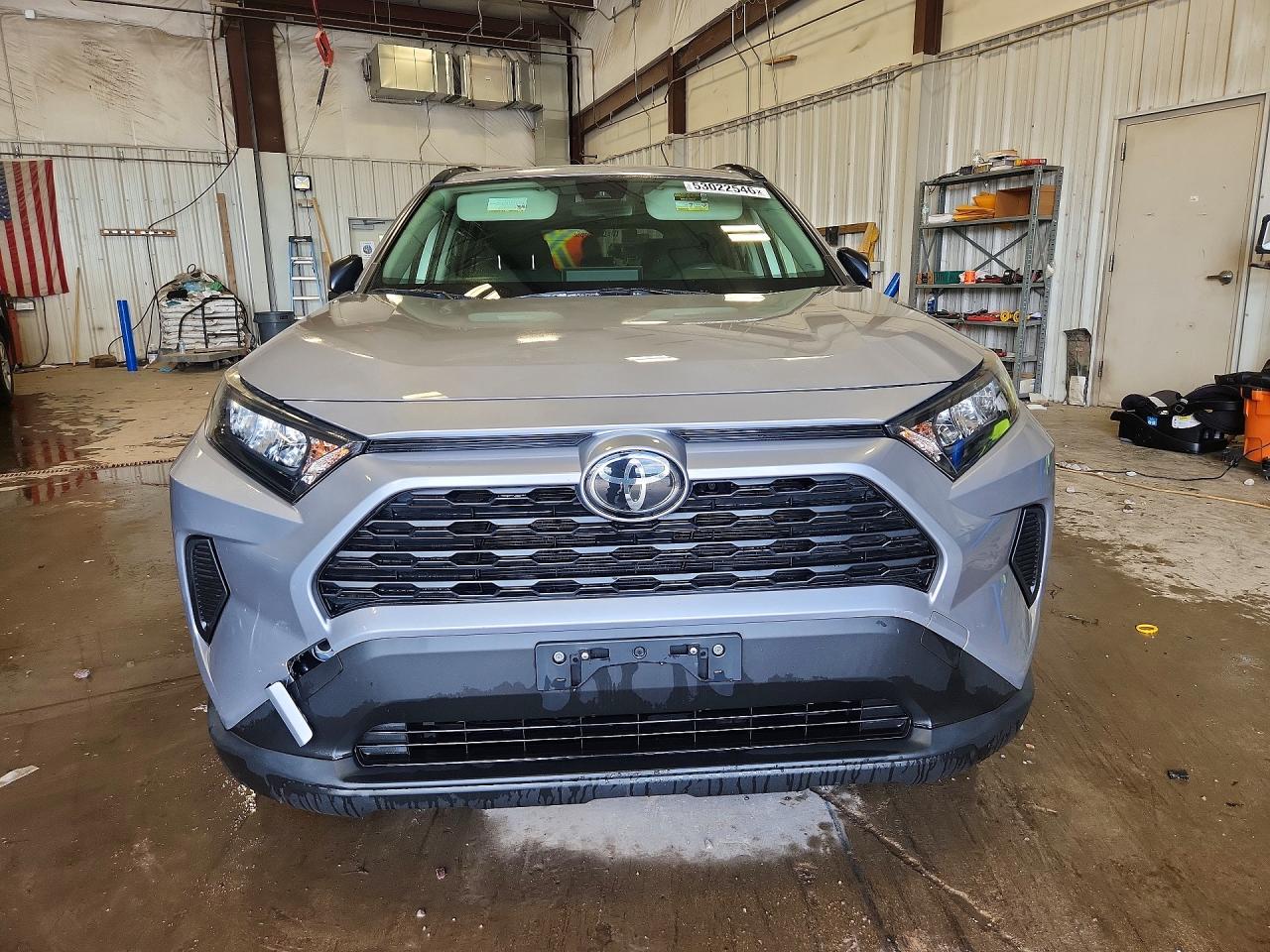 2019 TOYOTA RAV4 LE photo 13