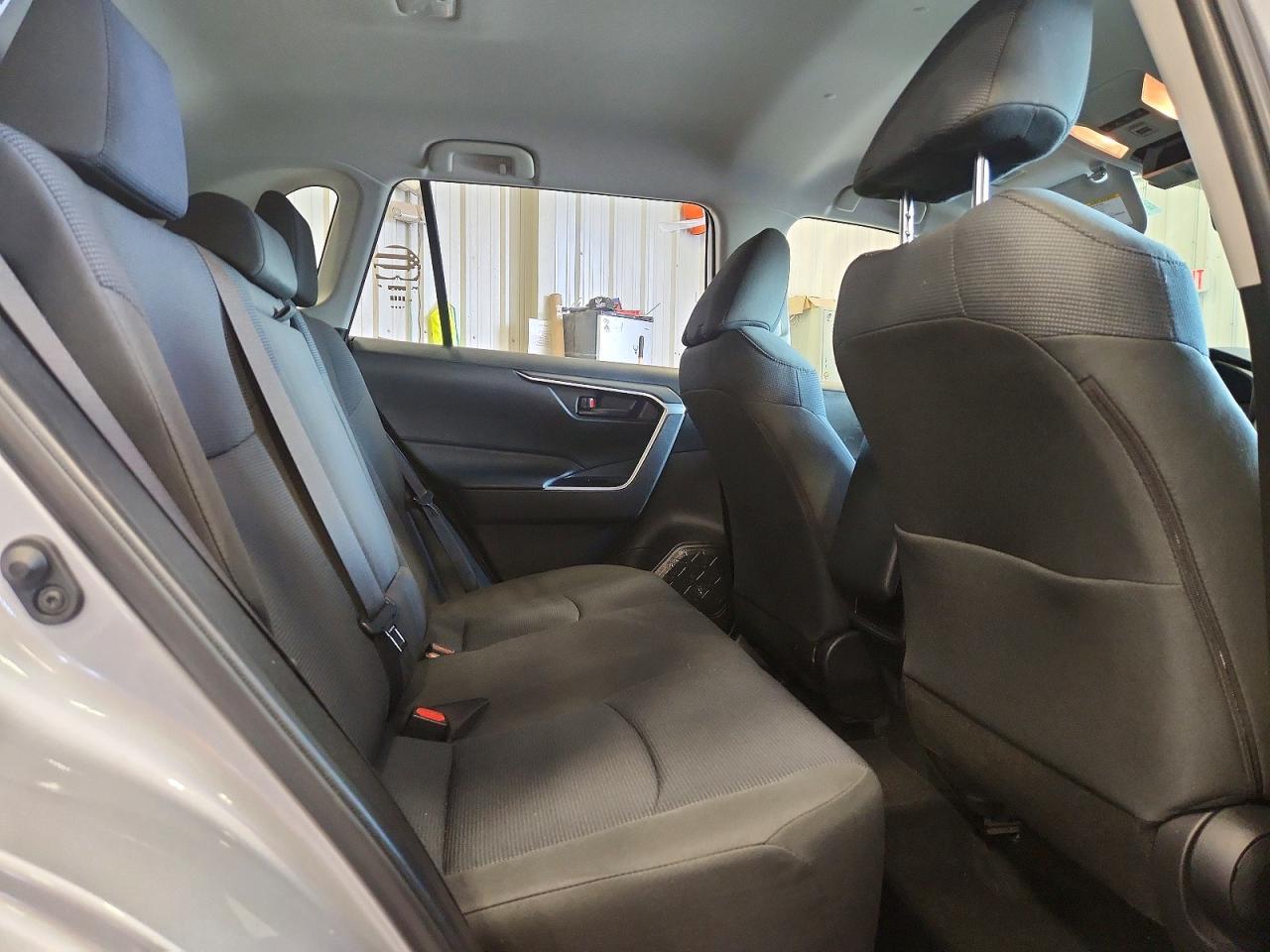 2019 TOYOTA RAV4 LE photo 31