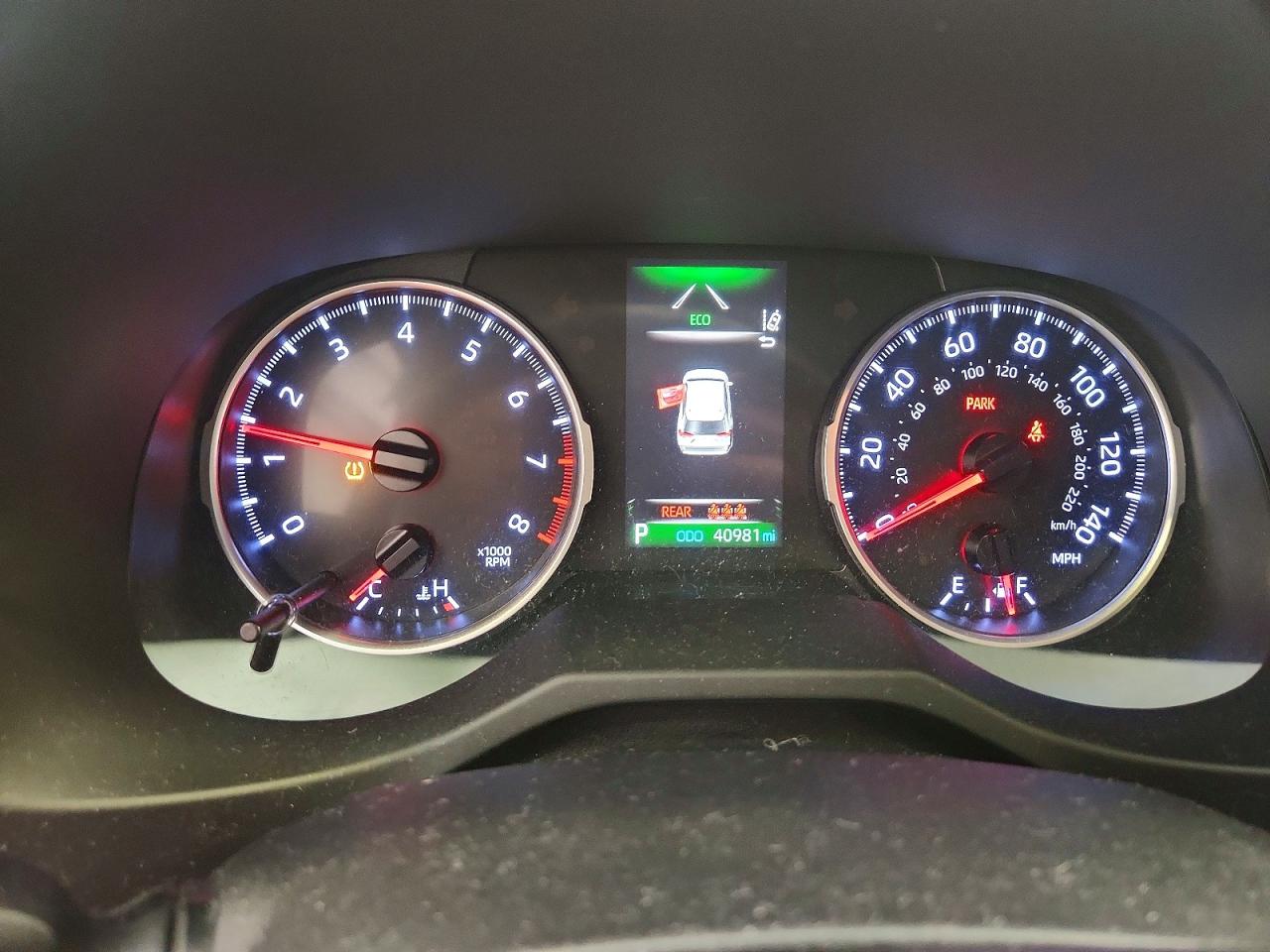 2019 TOYOTA RAV4 LE photo 25