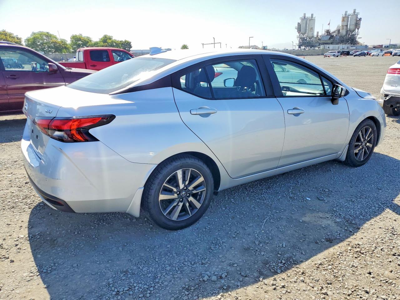 2020 NISSAN VERSA SV photo 3