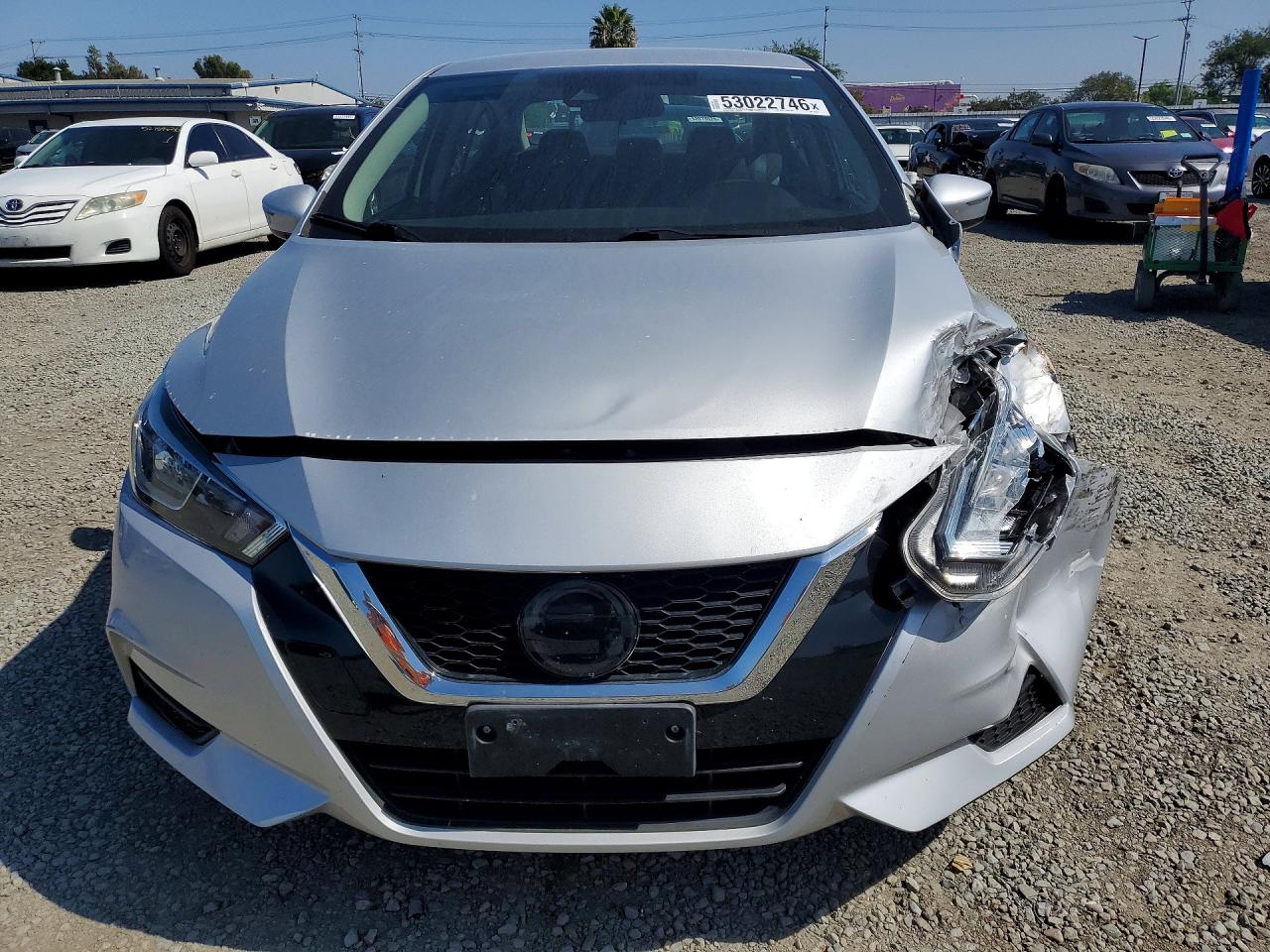 2020 NISSAN VERSA SV photo 5