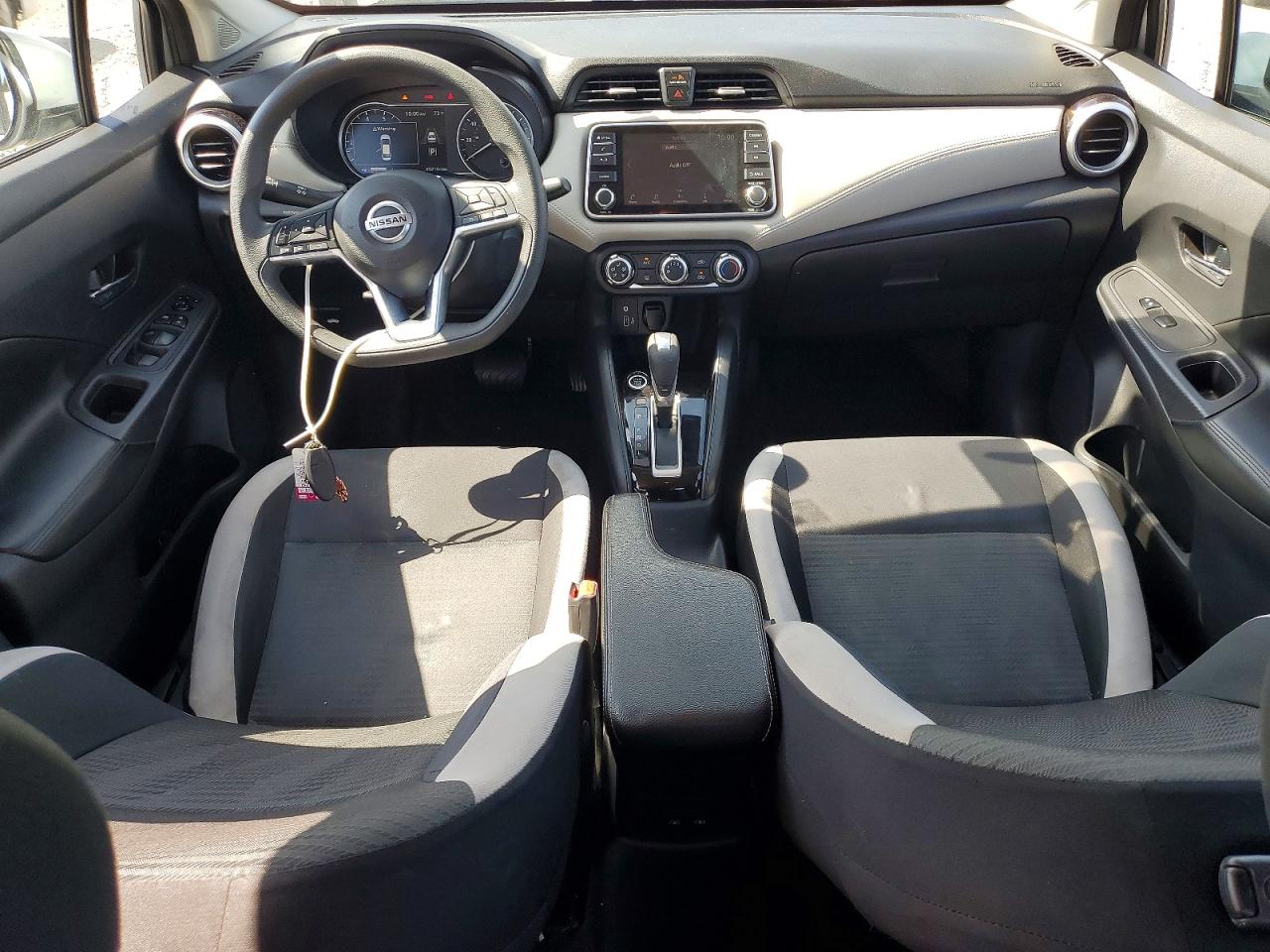 2020 NISSAN VERSA SV photo 8