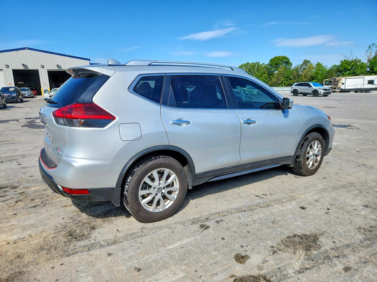 2020 NISSAN ROGUE SV photo 3