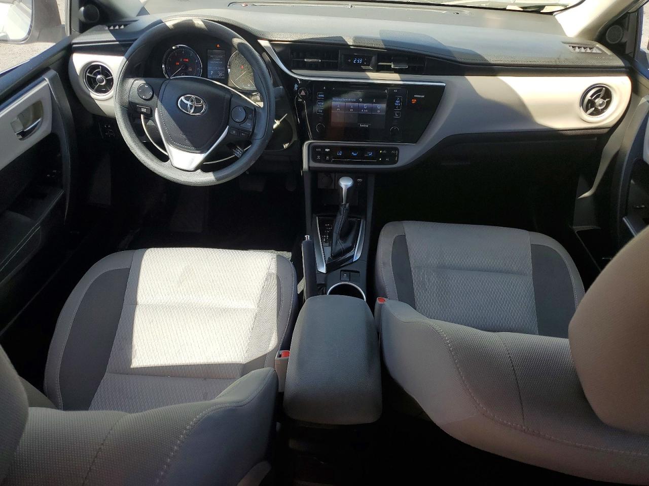 2017 TOYOTA COROLLA LE photo 22